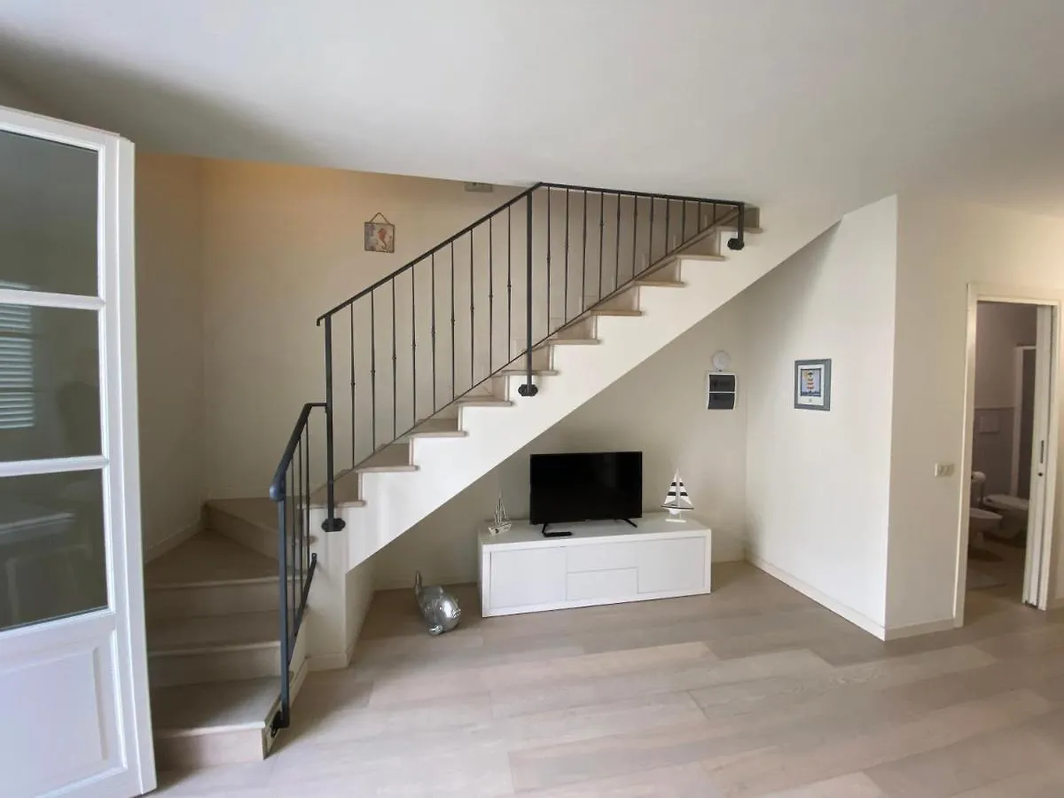 Lido Luxury Villas Lido di Camaiore 0*,