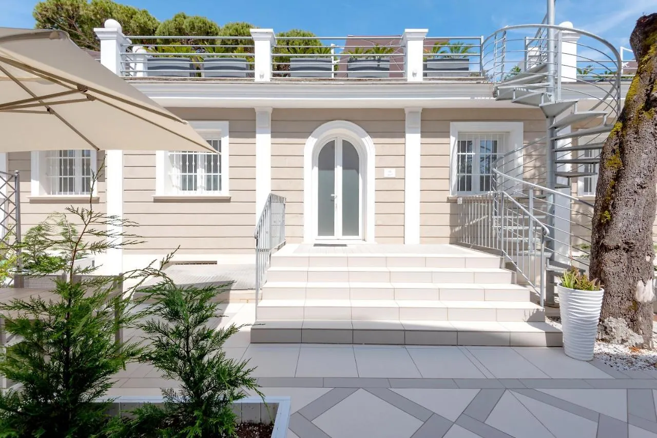 Lido Luxury Villas Lido di Camaiore 0*,