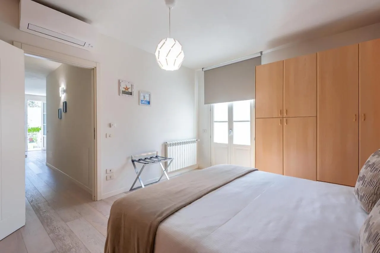Lido Luxury Villas Lido di Camaiore 0*,  İtalya